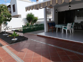 Casa Luna - comfortable apartment in central & quiet area Playa Honda